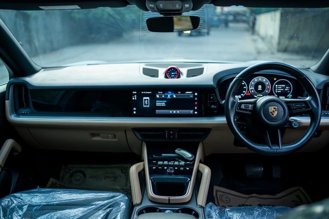 Porsche Cayenne STD Second-hand 2023 Porsche Cayenne STD for sale in New Delhi-4