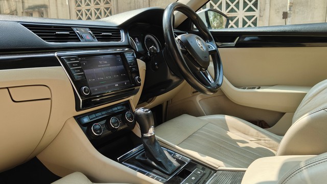 Second-hand 2017 Skoda Superb LK 1.8 TSI AT for sale in Thane-17