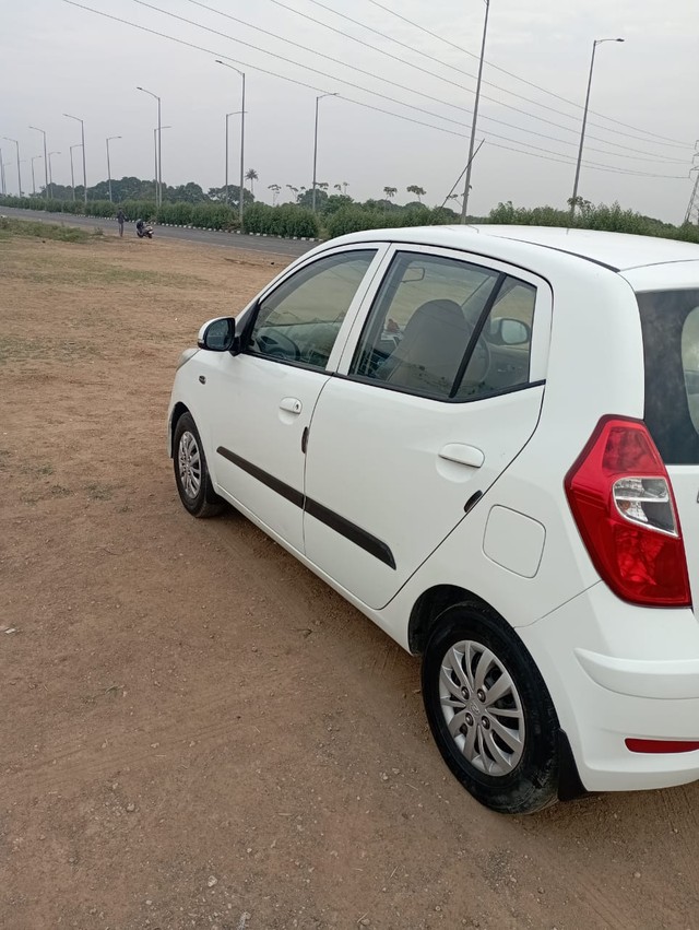 Second-hand 2013 Hyundai i10 Magna 1.1L for sale in Surat-5