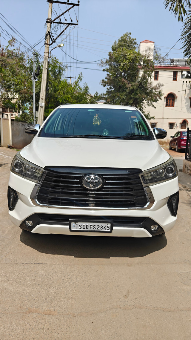 Second-hand 2017 Toyota Innova Crysta 2.4 ZX MT BSIV for sale in Hyderabad-8
