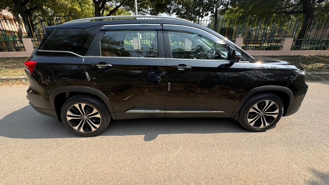 Second-hand 2023 MG Hector Plus Sharp CVT for sale in New Delhi-1