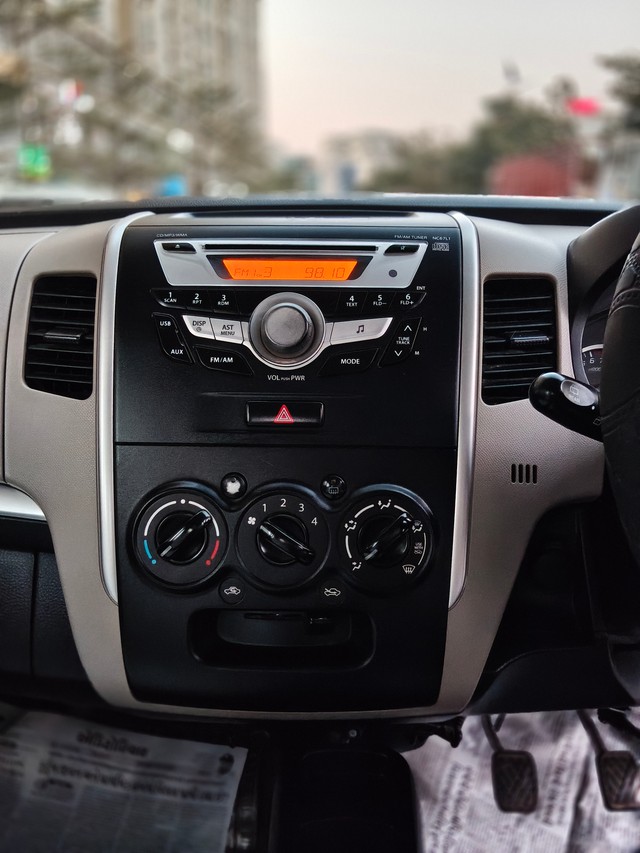 Second-hand 2016 Maruti Wagon R LXI BS IV for sale in Rajkot-12