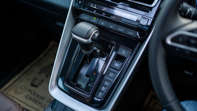 Second-hand 2025 Toyota Innova Hycross ZX Hybrid for sale in New Delhi-15