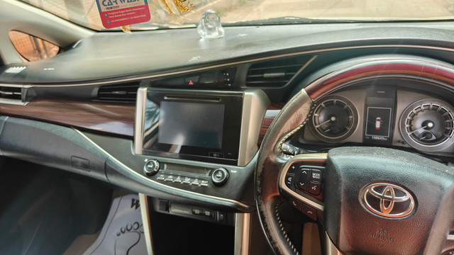 Second-hand 2017 Toyota Innova Crysta 2.4 ZX MT BSIV for sale in Hyderabad-11