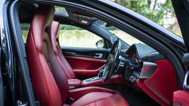 Second-hand 2020 Porsche Panamera 4 for sale in New Delhi-5