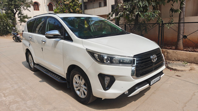 Second-hand 2017 Toyota Innova Crysta 2.4 ZX MT BSIV for sale in Hyderabad-9