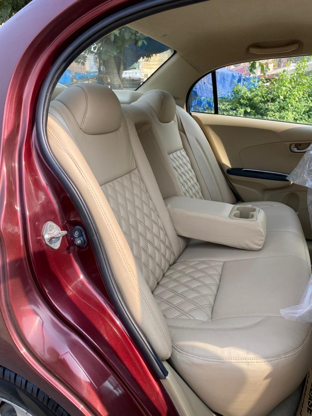 Second-hand 2016 Honda Amaze VX AT i-Vtech for sale in New Delhi-11