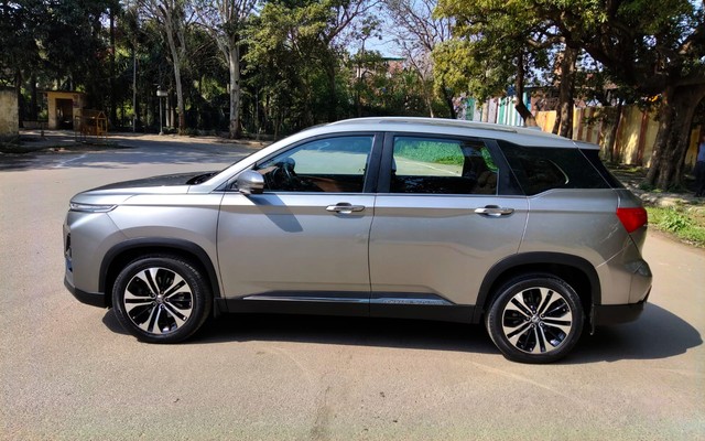 MG Hector Plus 1.5 Turbo Sharp Pro CVT 7 Str BSVI Second-hand 2023 MG Hector Plus 1.5 Turbo Sharp Pro CVT 7 Str BSVI for sale in New Delhi-3