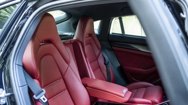 Second-hand 2020 Porsche Panamera 4 for sale in New Delhi-4