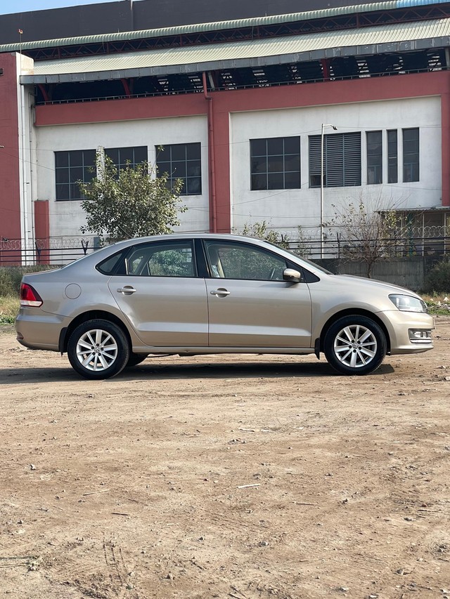 Second-hand 2015 Volkswagen Vento 1.2 TSI Comfortline AT for sale in New Delhi-1