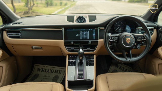 Second-hand 2024 Porsche Macan S for sale in New Delhi-7