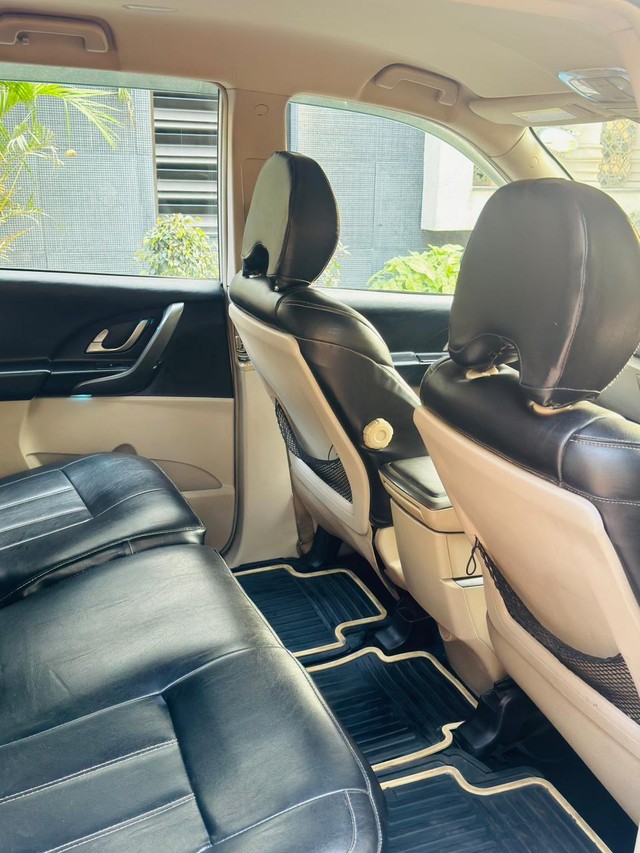 Mahindra XUV500 W6 1.99 mHawk Second-hand 2018 Mahindra XUV500 W6 1.99 mHawk for sale in Jaipur-9