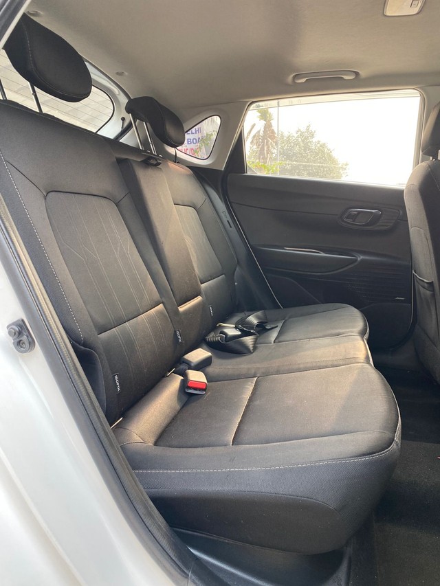 Second-hand 2022 Hyundai i20 Asta Opt BSVI for sale in New Delhi-12