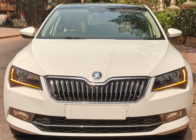 Second-hand 2017 Skoda Superb LK 1.8 TSI AT for sale in Thane-10