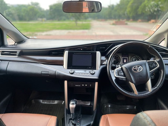 Second-hand 2018 Toyota Innova Crysta 2.7 ZX AT BSIV for sale in New Delhi-18