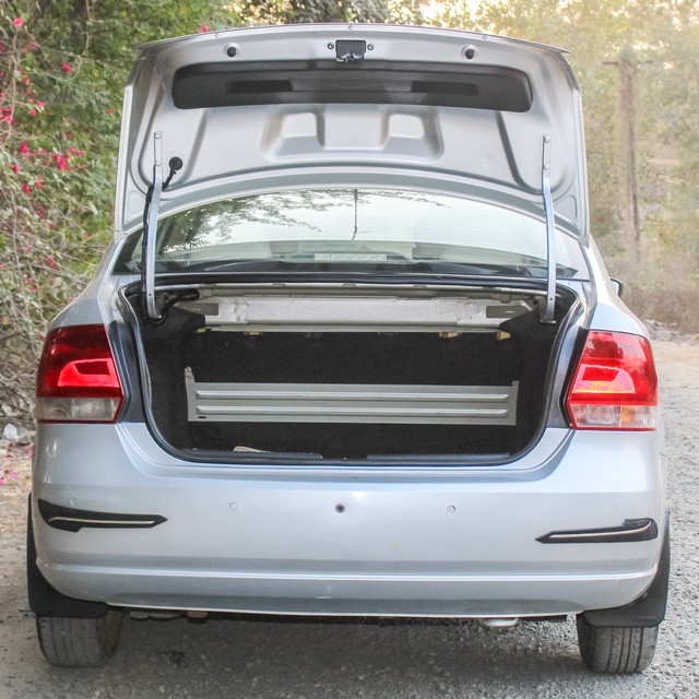 Volkswagen Vento Petrol Comfortline Second-hand 2012 Volkswagen Vento Petrol Comfortline for sale in Ahmedabad-19