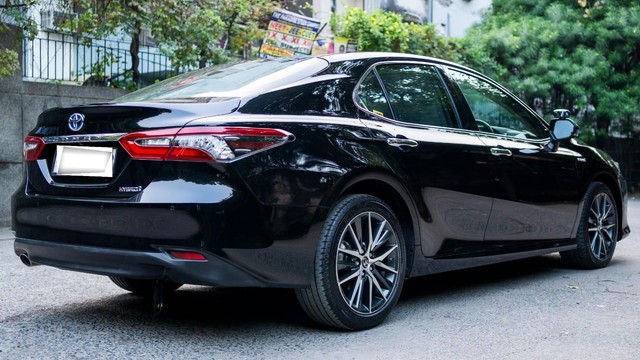 Second-hand 2024 Toyota Camry 2.5 Hybrid for sale in New Delhi-4
