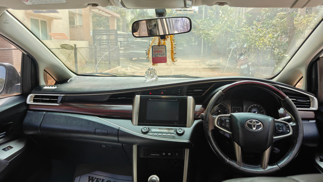 Second-hand 2017 Toyota Innova Crysta 2.4 ZX MT BSIV for sale in Hyderabad-10