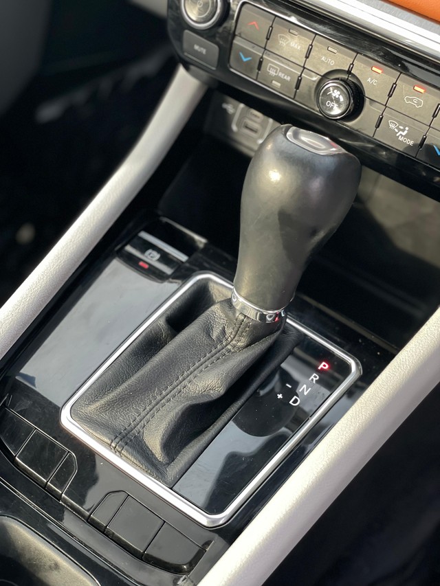 Second-hand 2022 Jeep Compass 1.4 Limited Opt DCT BSVI for sale in New Delhi-12