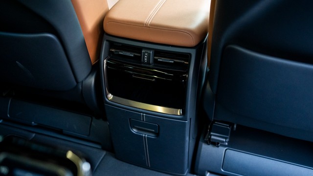 Second-hand 2025 Toyota Vellfire VIP Executive Lounge for sale in New Delhi-18