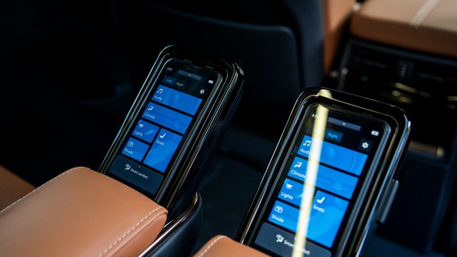 Second-hand 2025 Toyota Vellfire VIP Executive Lounge for sale in New Delhi-12