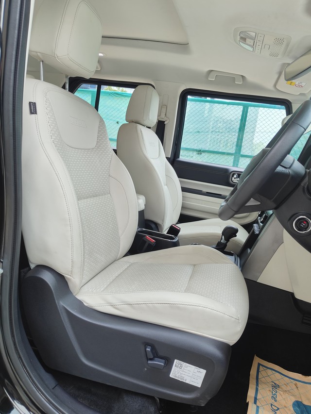 Second-hand 2024 Mahindra Thar ROXX AX7L RWD AT for sale in Gurgaon-9