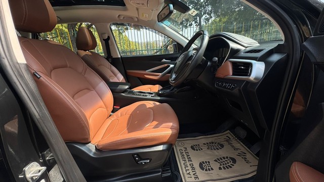 Second-hand 2023 MG Hector Plus Sharp CVT for sale in New Delhi-5