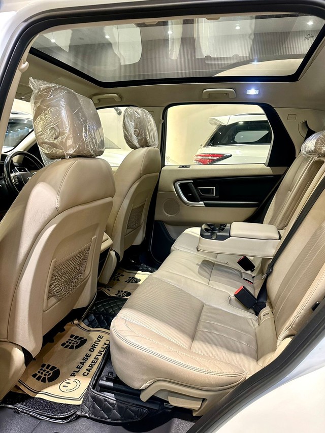 Second-hand 2018 Land Rover Discovery HSE 3.0 TD6 for sale in New Delhi-5