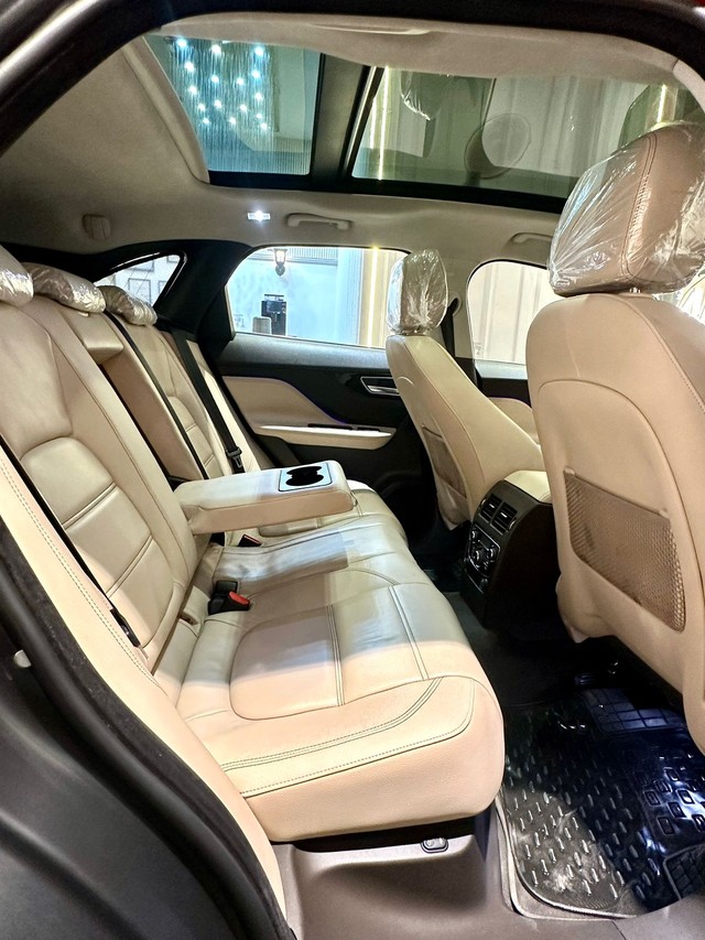 Jaguar F-Pace Prestige 2.0 Petrol Second-hand 2019 Jaguar F-Pace Prestige 2.0 Petrol for sale in New Delhi-16