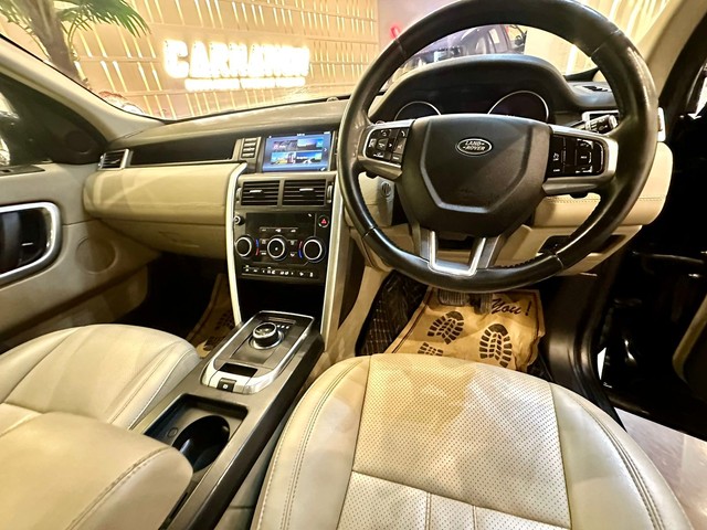Second-hand 2017 Land Rover Discovery Sport Si4 HSE for sale in New Delhi-17