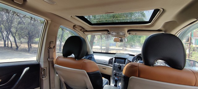 Second-hand 2015 Mahindra XUV500 W10 2WD for sale in Dewas-6