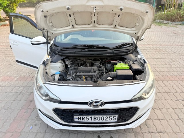 Second-hand 2017 Hyundai i20 Sportz 1.2 for sale in New Delhi-3