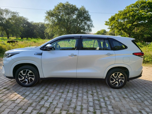 Second-hand 2024 Maruti Invicto Zeta Plus 7Str for sale in New Delhi-4