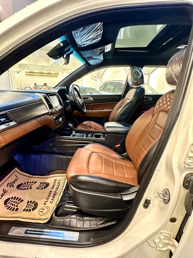 Second-hand 2019 Mahindra Alturas G4 4X4 AT BSIV for sale in New Delhi-8