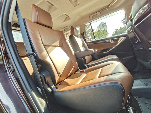 Second-hand 2019 Toyota Innova Crysta 2.8 GX AT BSIV for sale in Mumbai-16