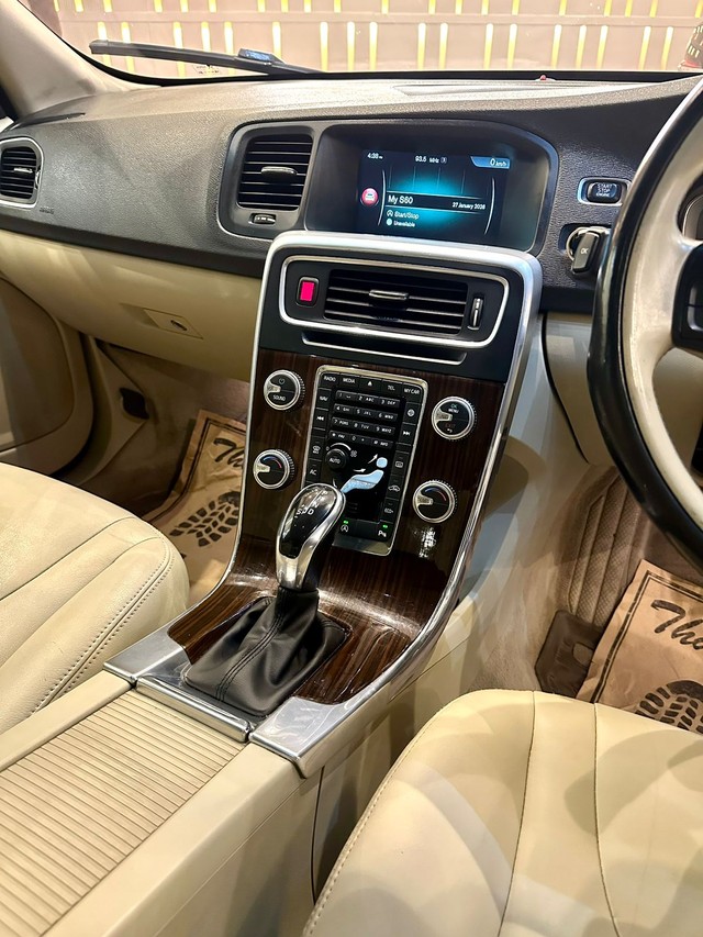 Second-hand 2016 Volvo S60 D4 SUMMUM for sale in New Delhi-20