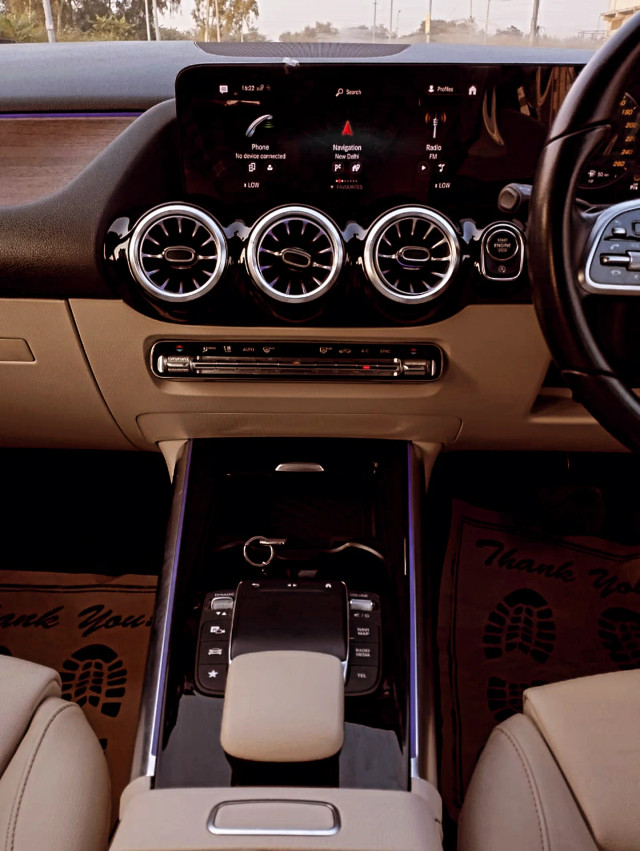 Second-hand 2023 Mercedes-Benz GLA 200 BSVI for sale in New Delhi-15