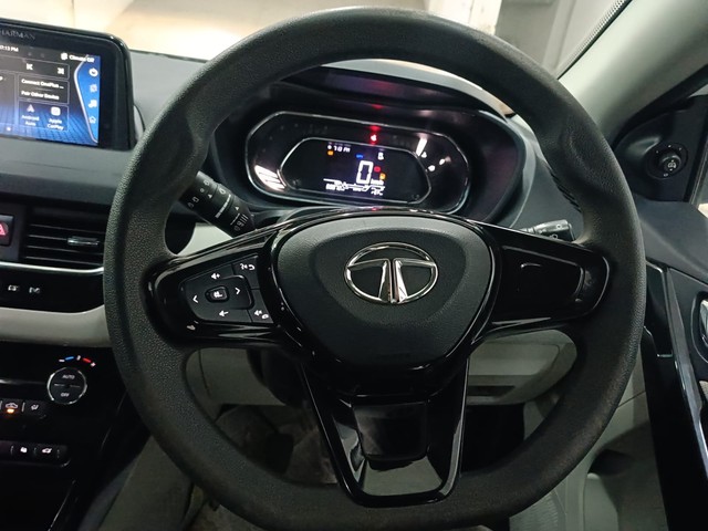 Second-hand 2021 Tata Nexon XZ Plus Diesel BSVI for sale in New Delhi-14