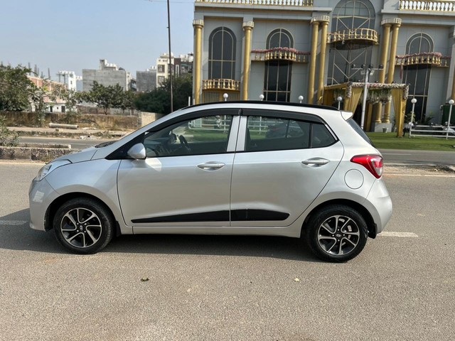 Hyundai Grand i10 1.2 Kappa Sportz Option AT Second-hand 2017 Hyundai Grand i10 1.2 Kappa Sportz Option AT for sale in New Delhi-4