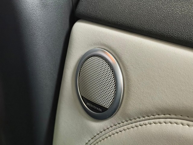 Second-hand 2023 Land Rover Range Rover Evoque 2.0 R-Dynamic SE for sale in Hyderabad-8