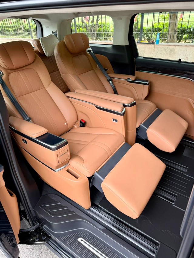 MG M9 Presidential Limo - Photo 9