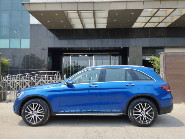 Second-hand 2022 Mercedes-Benz GLC 200 for sale in New Delhi-3