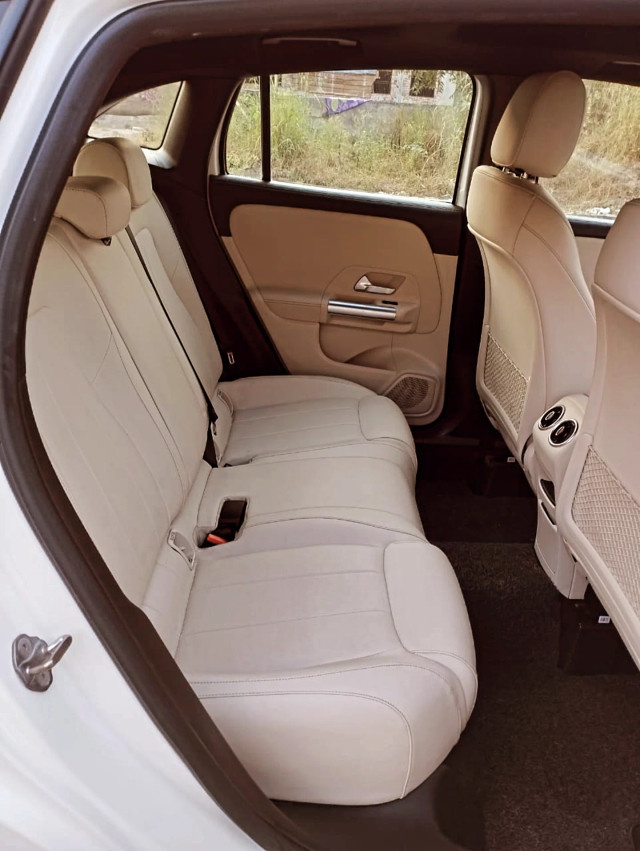 Second-hand 2023 Mercedes-Benz GLA 200 BSVI for sale in New Delhi-12