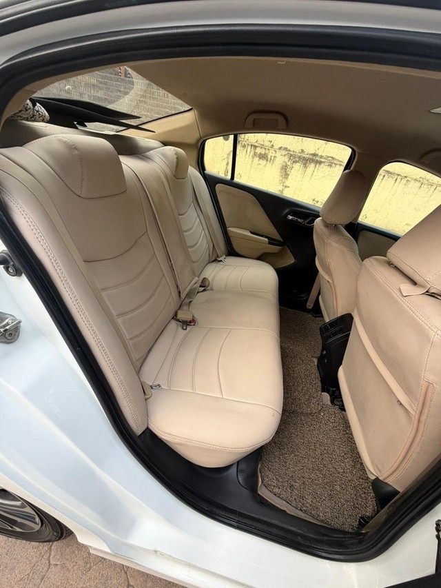 Second-hand 2017 Honda City i VTEC V for sale in Pune-7