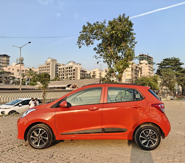 Second-hand 2017 Hyundai i10 Sportz 1.1L for sale in Mumbai-2