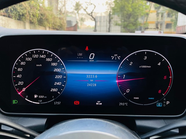 Second-hand 2023 Mercedes-Benz GLC 220d 4MATIC for sale in Mumbai-12