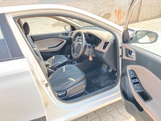 Second-hand 2018 Hyundai i20 1.2 Magna Executive for sale in Faridabad-17