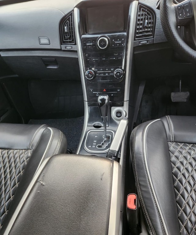 Mahindra XUV500 W7 BSIV Second-hand 2019 Mahindra XUV500 W7 BSIV for sale in New Delhi-8