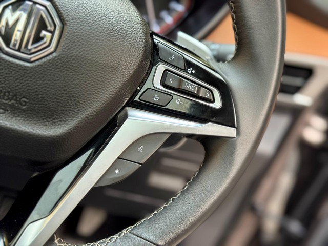 Second-hand 2023 MG Gloster Savvy 4x4 6Str for sale in New Delhi-10