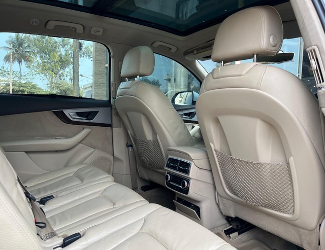 Second-hand 2016 Audi Q7 45 TDI Quattro Premium Plus for sale in Bangalore-10